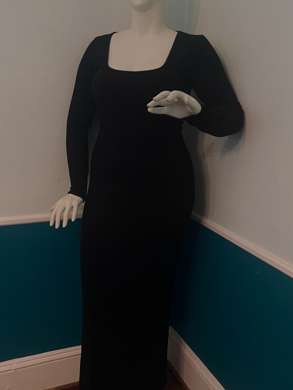 Skims! Elegant Black Long-Sleeve Maxi Dress with Square Neck